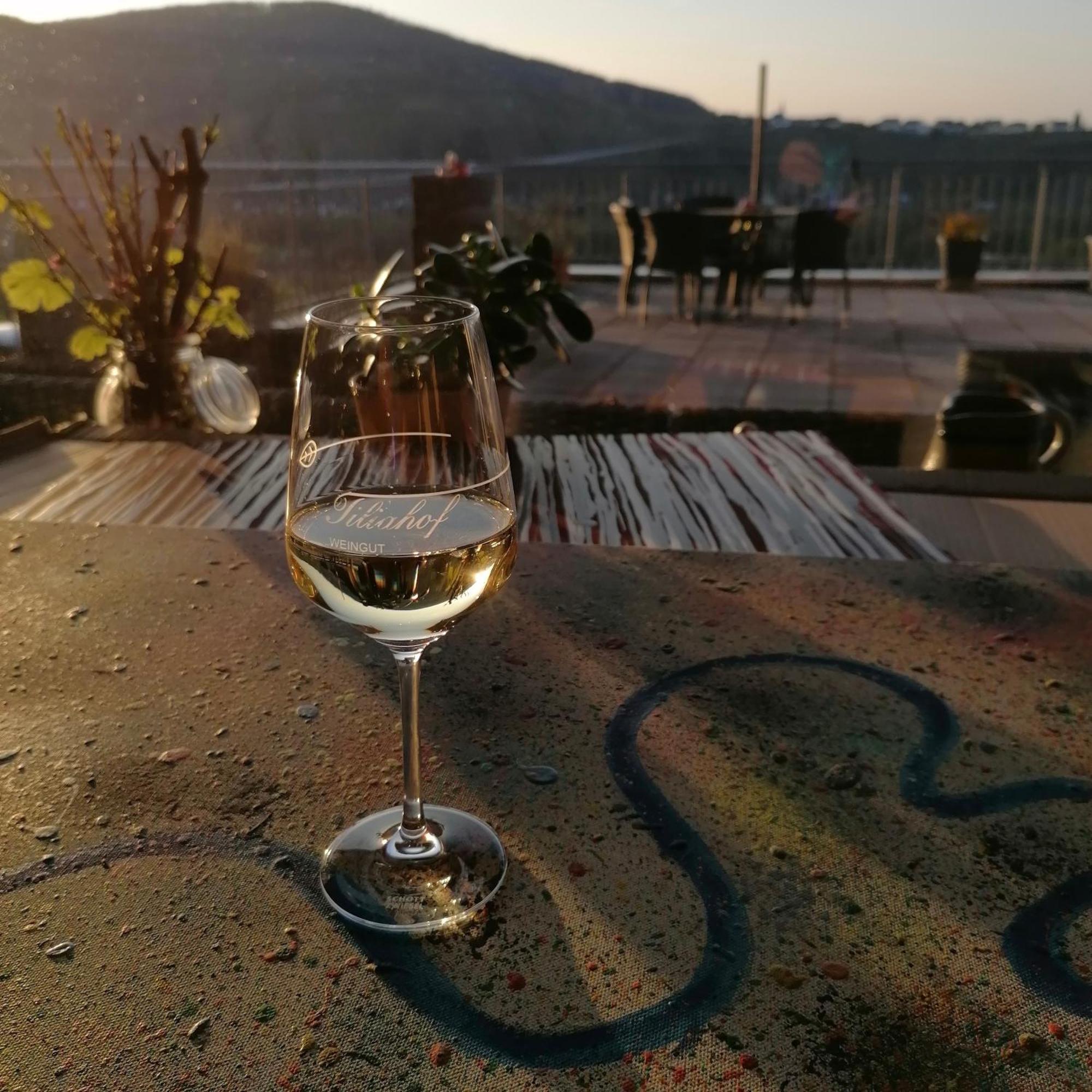 Weingut Tiliahof Bed & Breakfast Brauneberg Luaran gambar